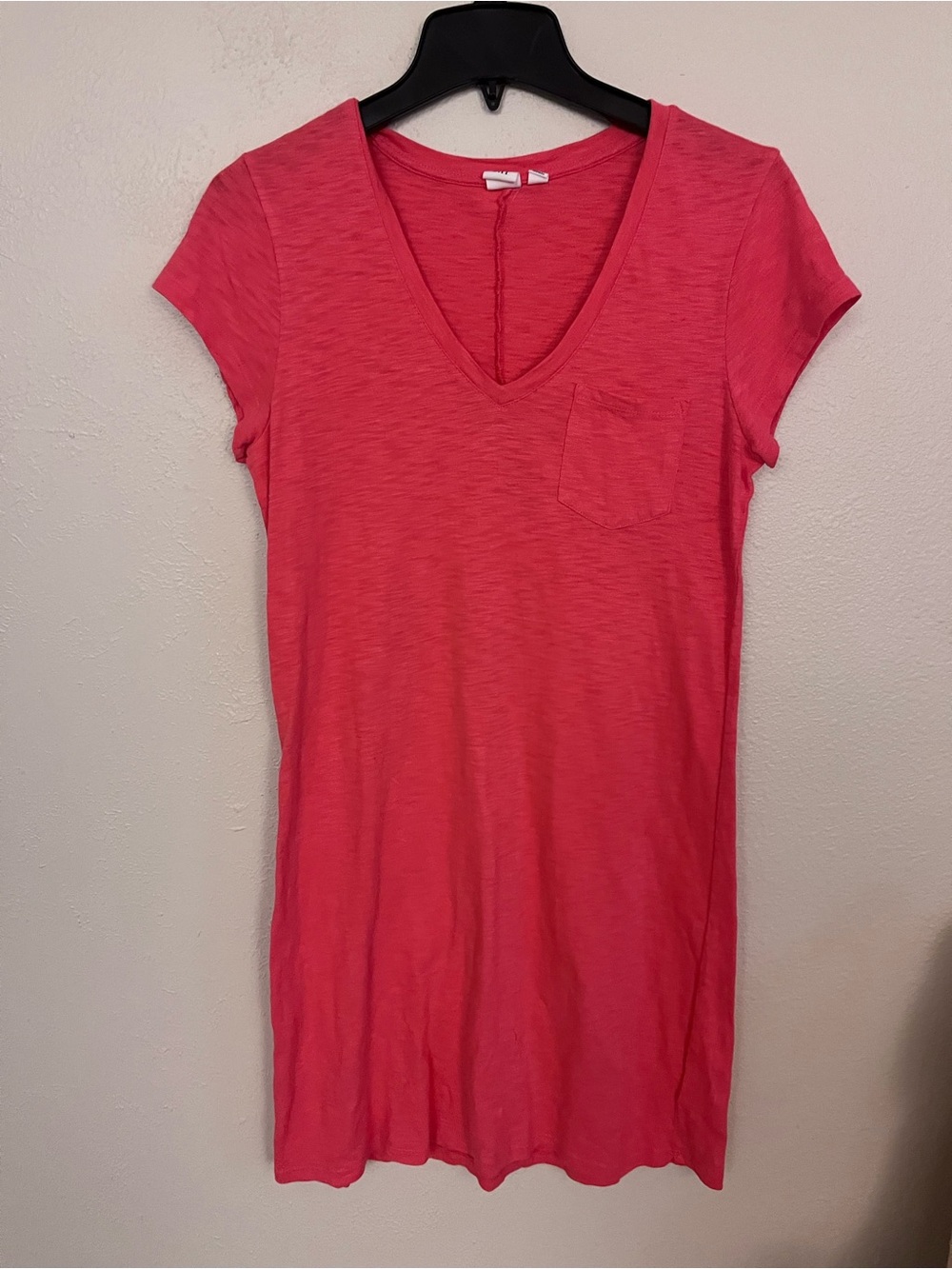 Gap Short-Sleeve Pocket T-Shirt Dress in hot pink size small
